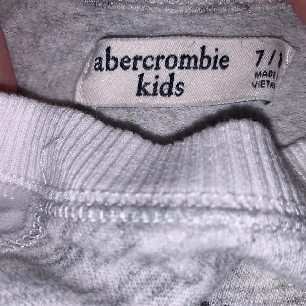 🌸🌸Abercrombie and Fitch shirt - Picture 3 of 3